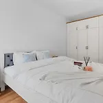 Karina 2Bdr Apartment