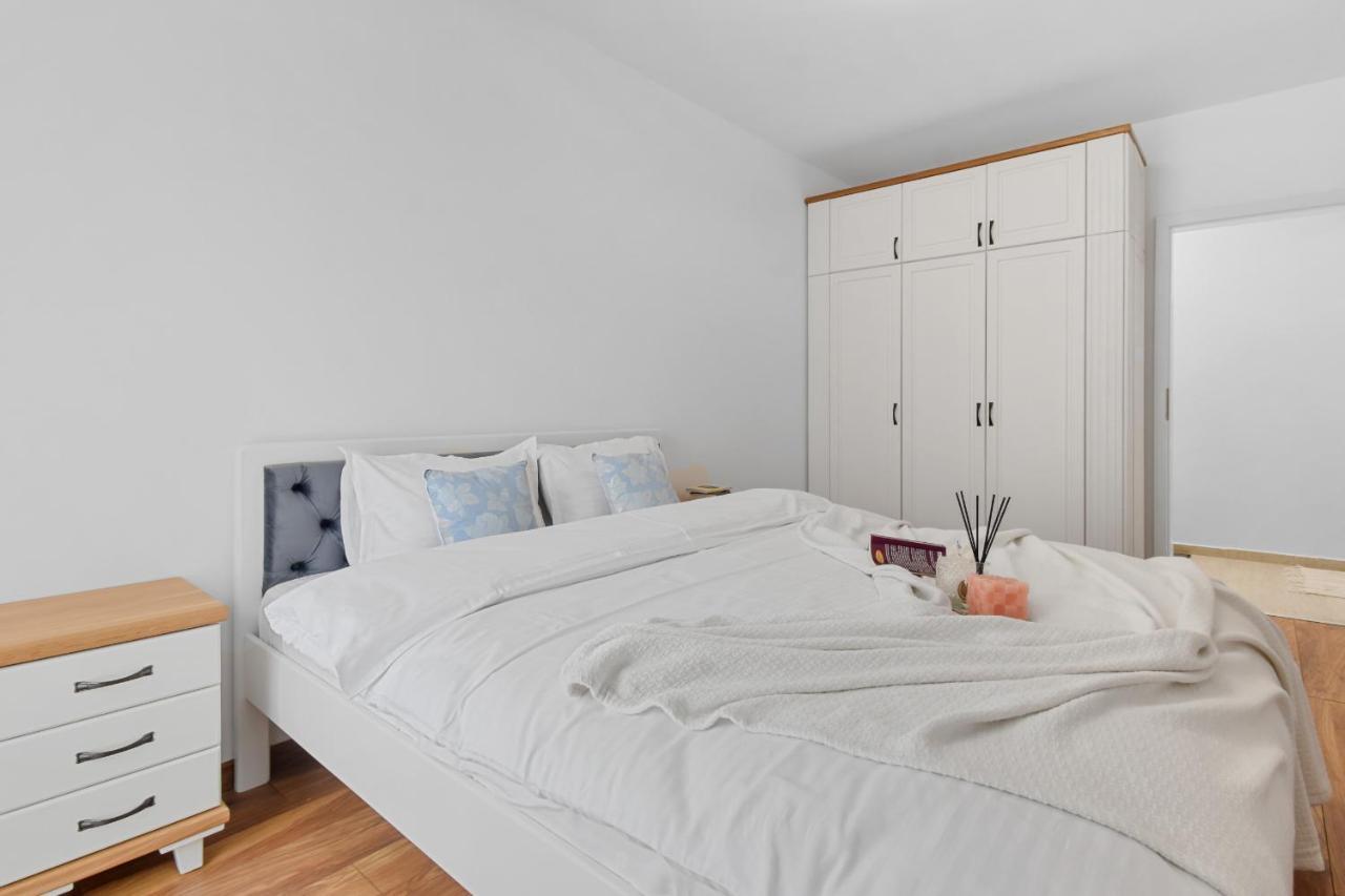 Karina 2bdr Apartment